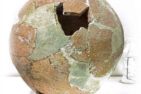 Conservation et un essai de reconstitution d’une jarre antique au musée de Taza à Tissemsilt